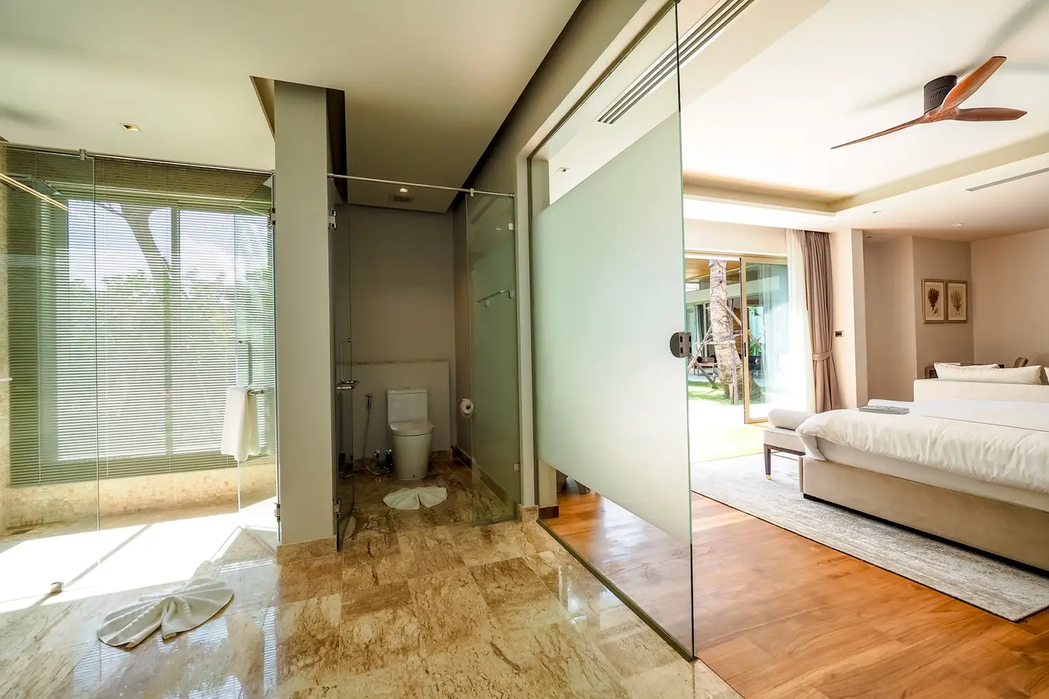 Four Seasons bedrooms 3 square 370