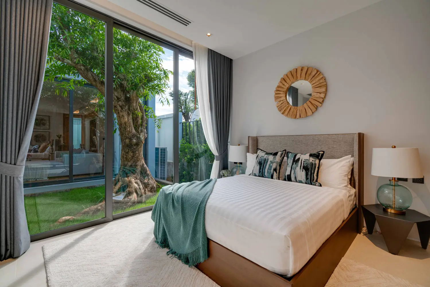 Grand Avenue bedrooms 4 square 435