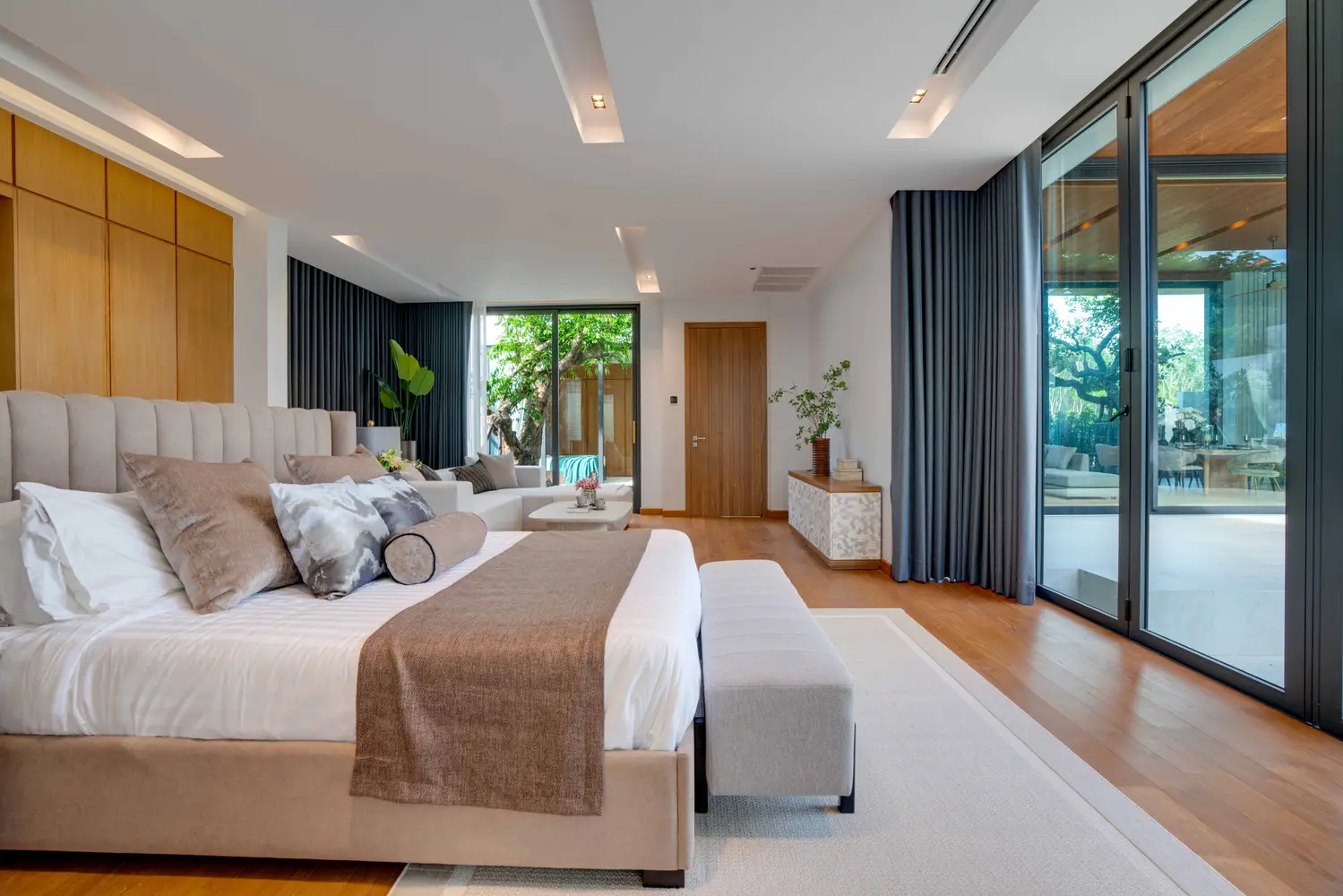 Grand Avenue bedrooms 4 square 607