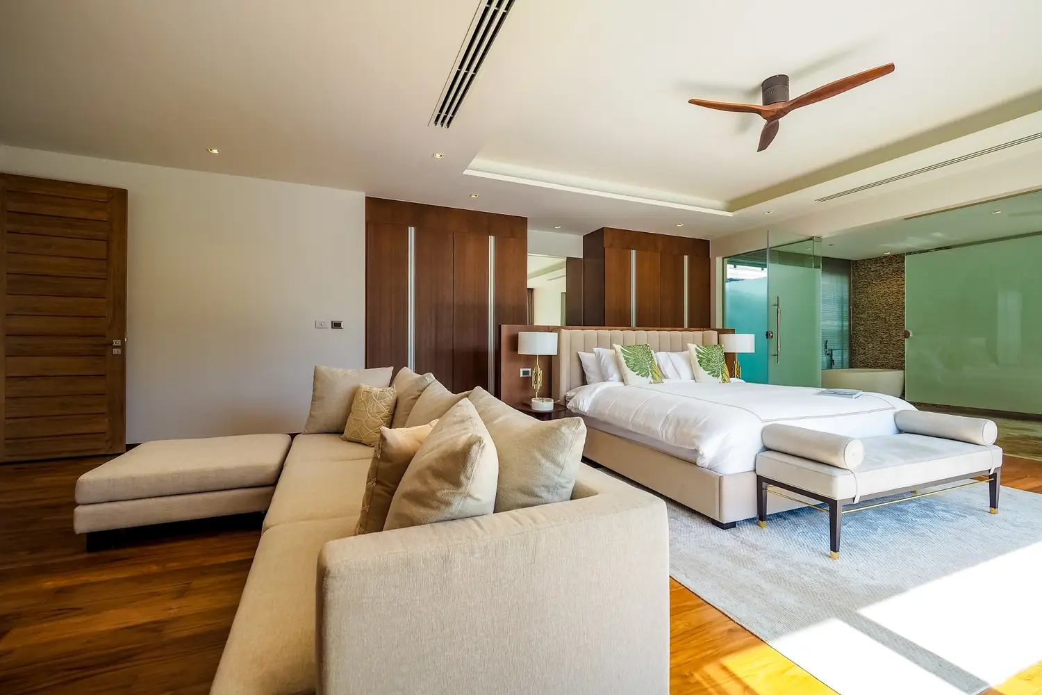 Lakeside bedrooms 4 square 422