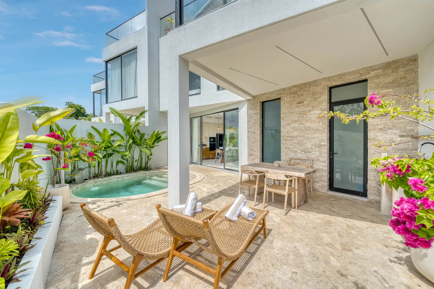 SnowWhite Villas bedrooms 3 square 250