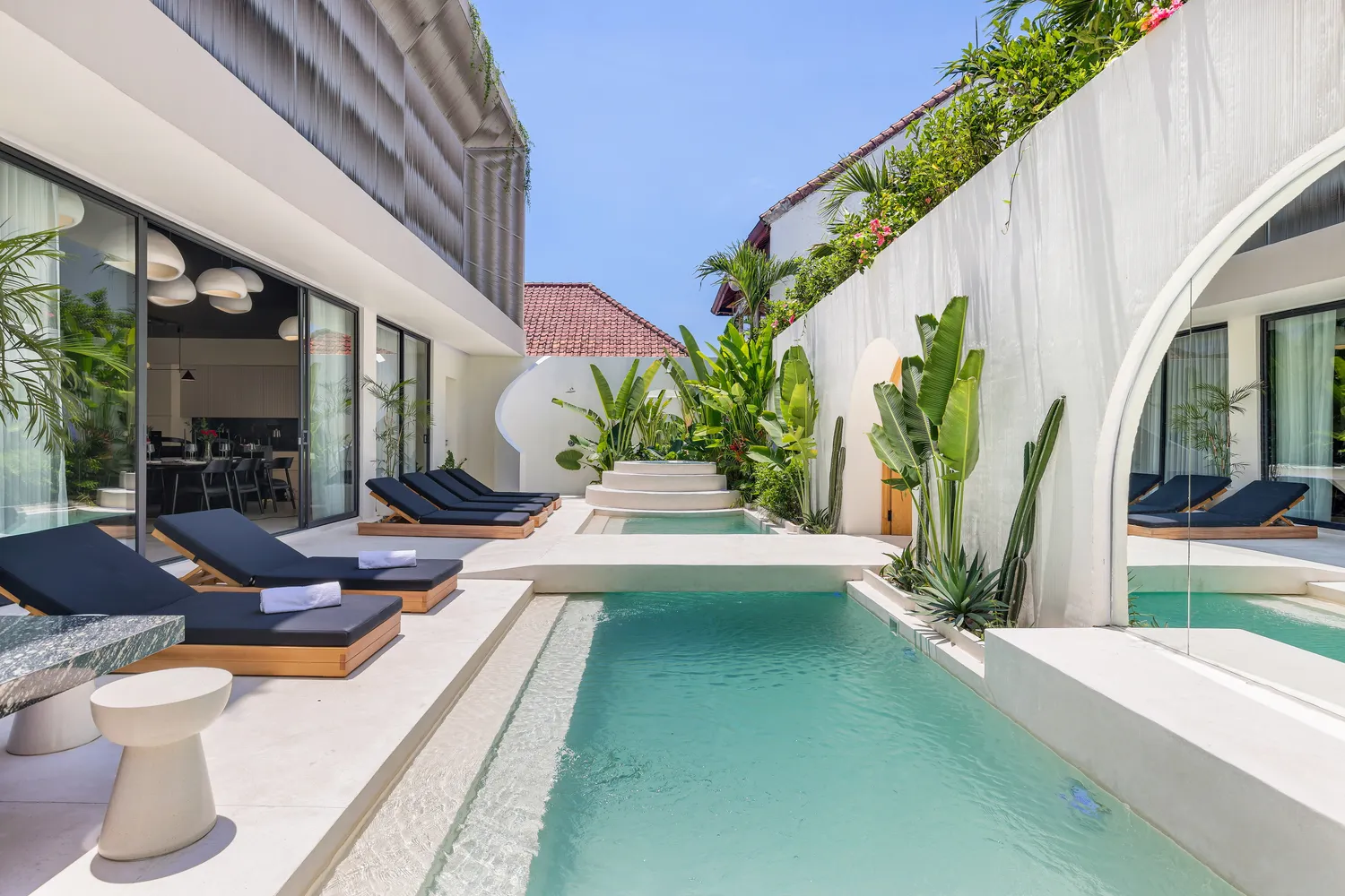 WHITE VILLAS bedrooms 3 square 229